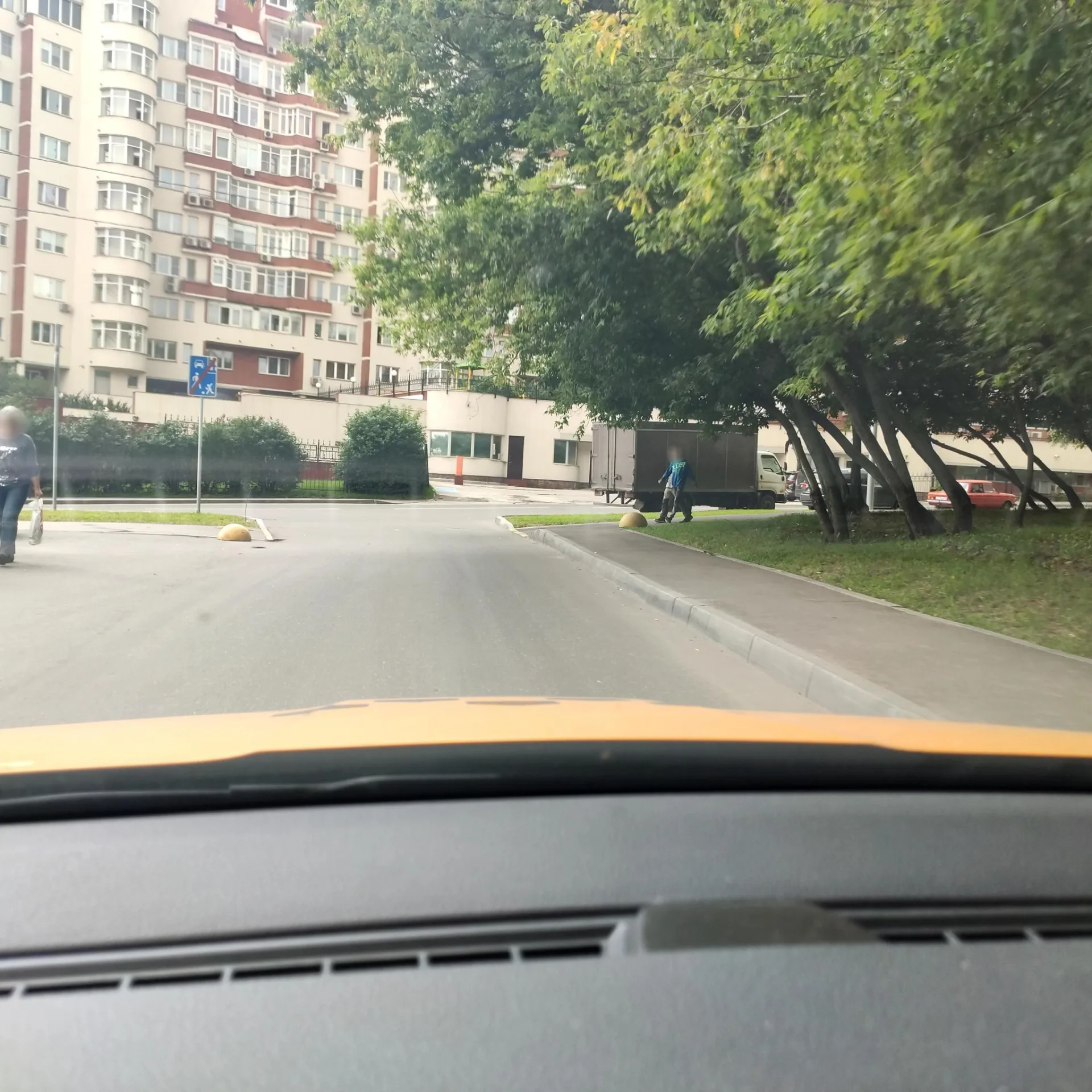 Маршрут «Воронцово — Обручево», 2,2 км
